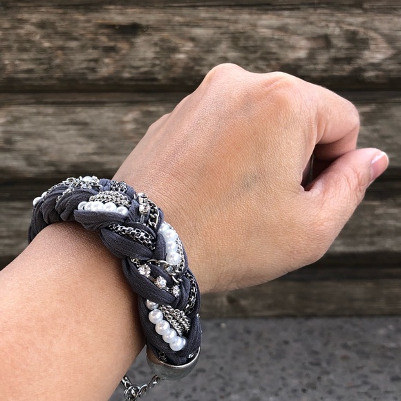 Edgy Bracelet - Picture 3 of 3